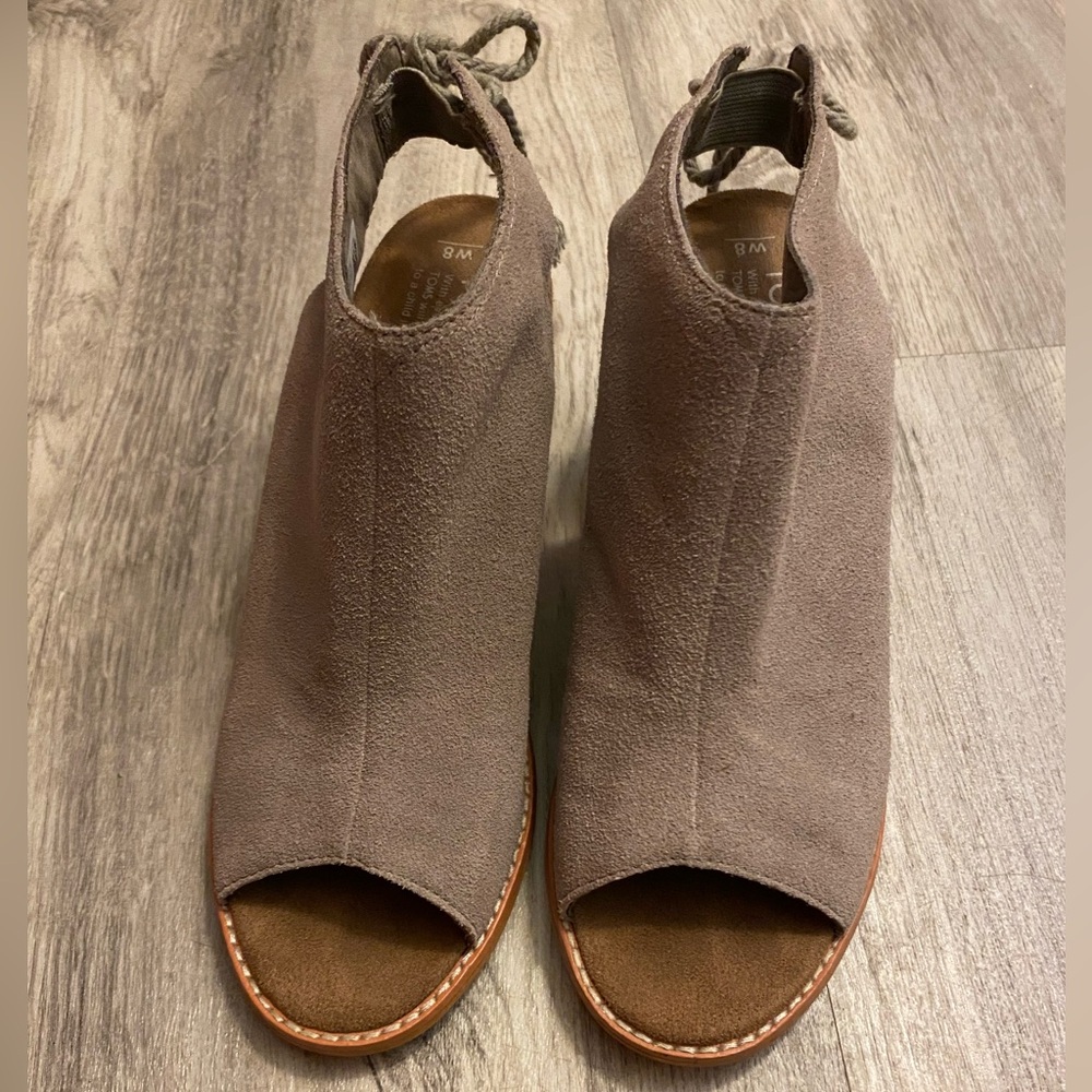 Toms Tan Elba Booties Peep Toe Suede Tassles Taupe Chunky Block Heel Mules | 8 - Picture 6 of 16